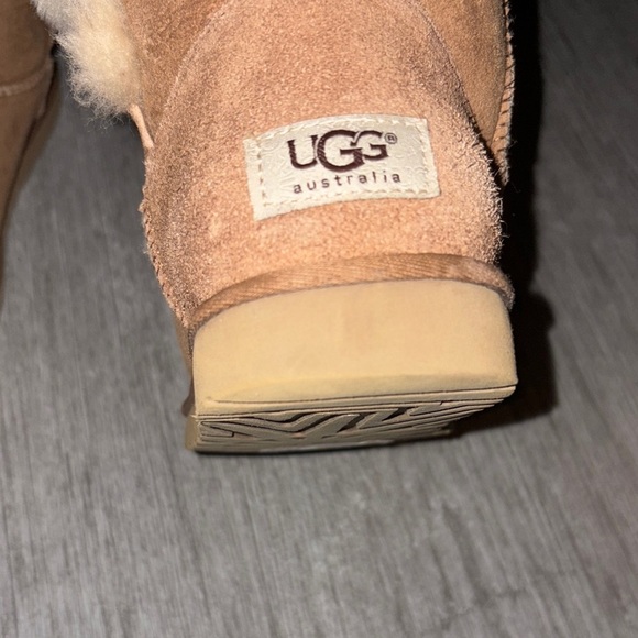 UGG Bailey buckle ankle boots tan suede w Cream sheepskin wool lining - Picture 6 of 12